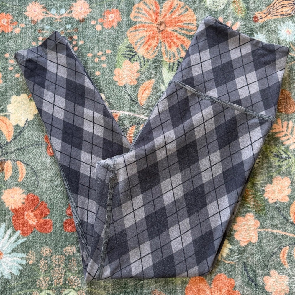 Beyond Yoga Grey Black Argyle Plaid High Waisted Leggings Large Preppy Yoga Pant